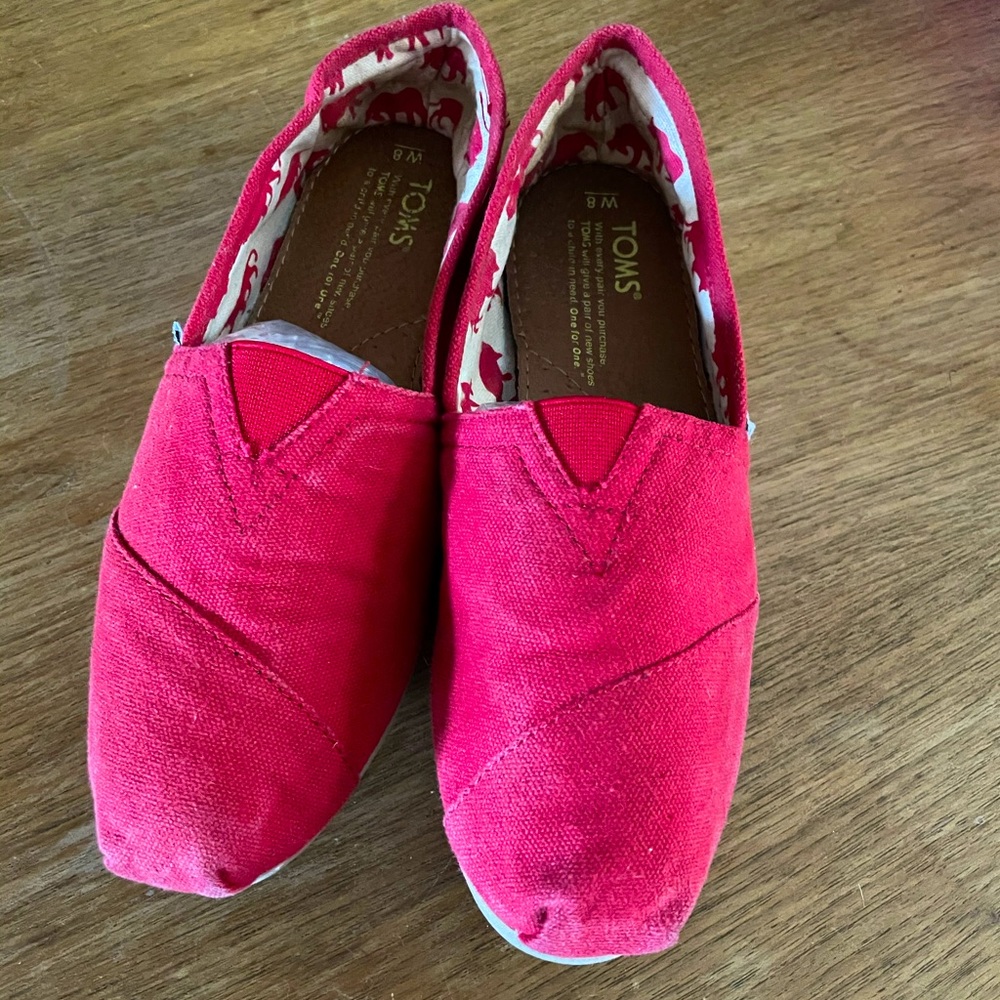 Toms Belmont: red canvas, size 8